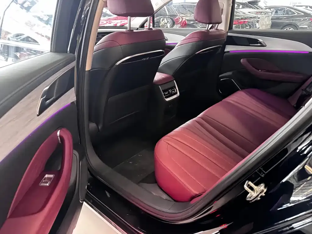 Hongqi H5 2025 из CN, фото 10
