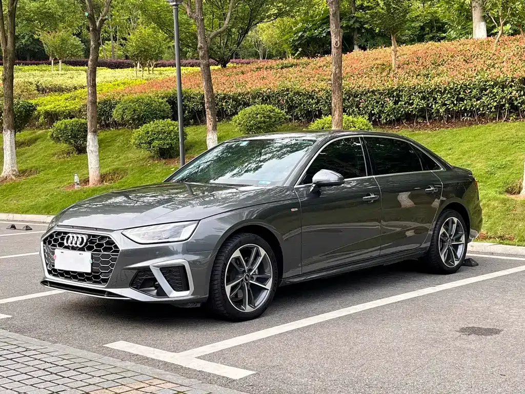 Audi A4L — фото 1