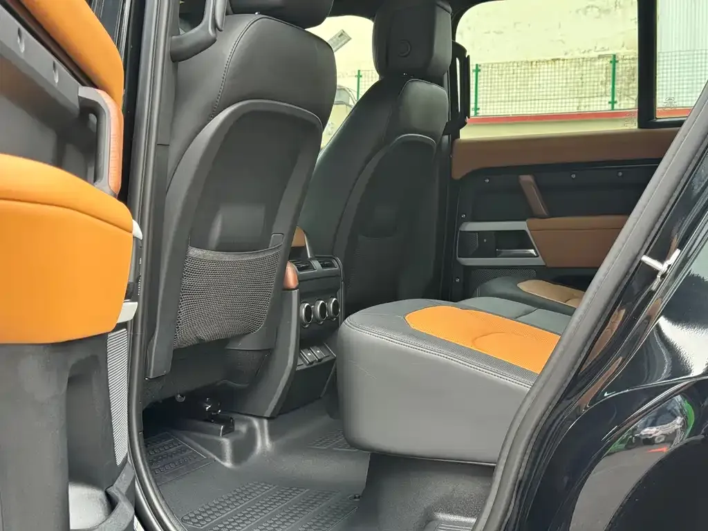 Land Rover Defender — фото 2