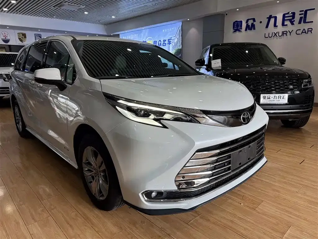 Toyota Sienna 2024 из CN, фото 1