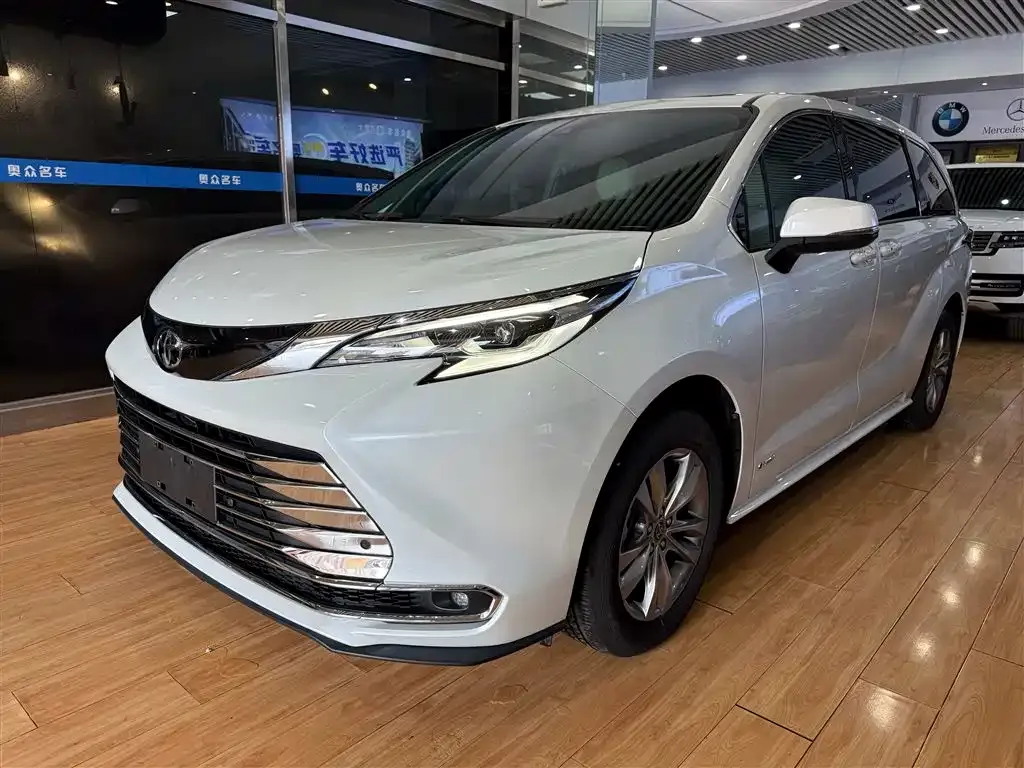 Toyota Sienna 2024 из CN, фото 4