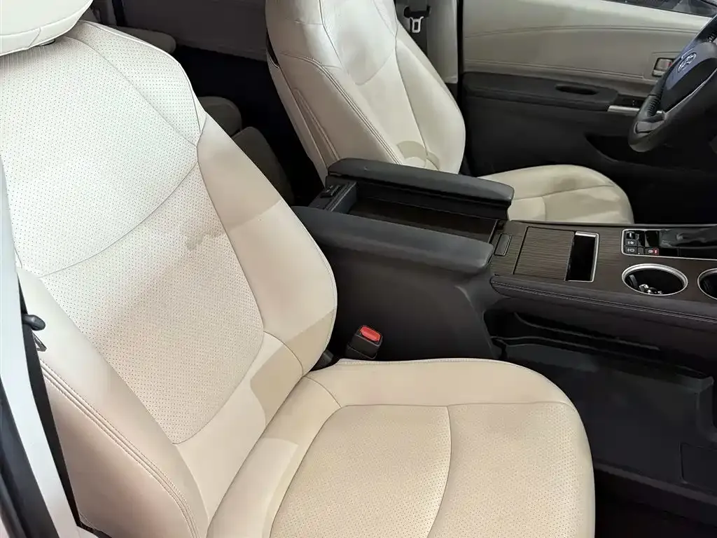 Toyota Sienna 2024 из CN, фото 9