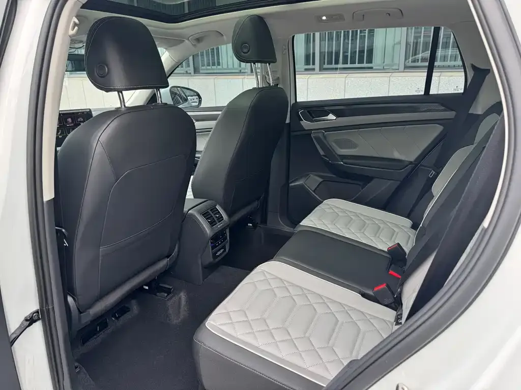 Volkswagen Tayron 2023 из CN, фото 2