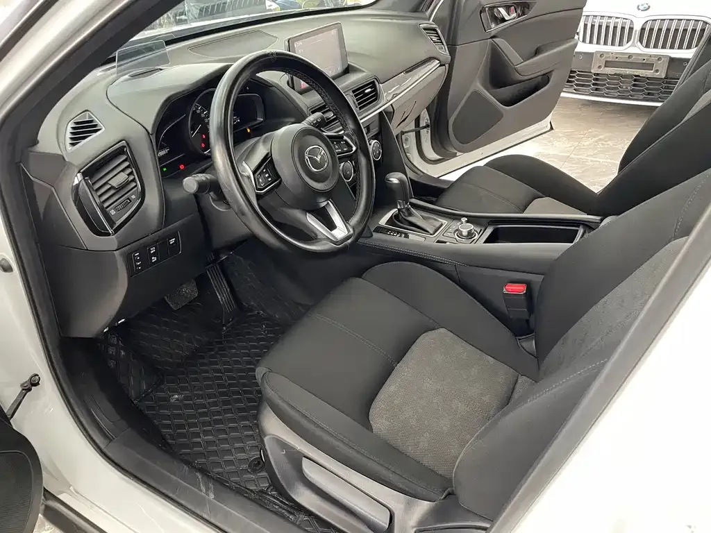 Mazda CX-4 2022 из CN, фото 2