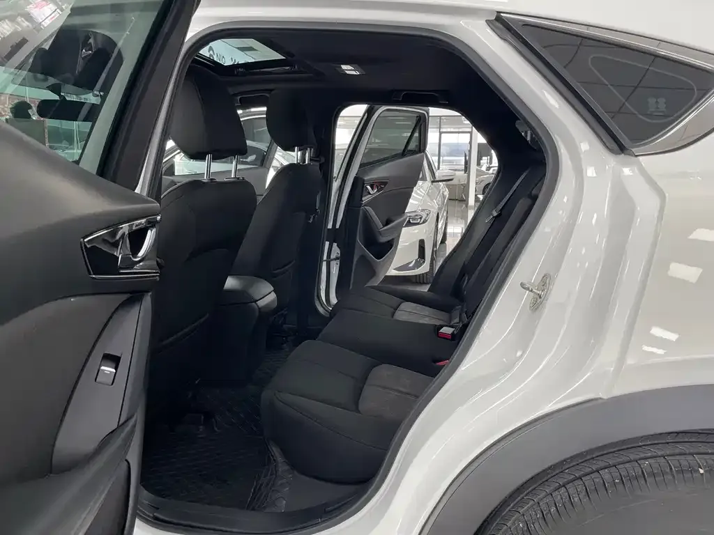 Mazda CX-4 2022 из CN, фото 4