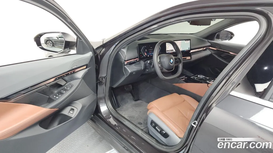 BMW 5-Series 2024 из KR, фото 4