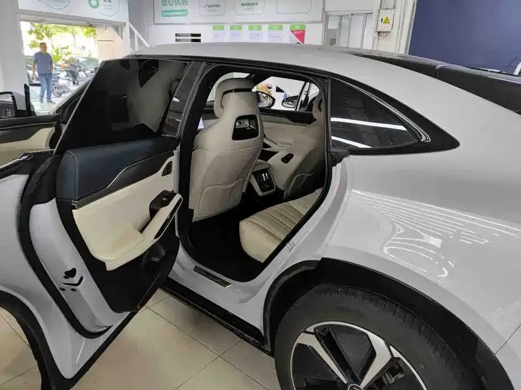 BYD L EV 2023 из CN, фото 5