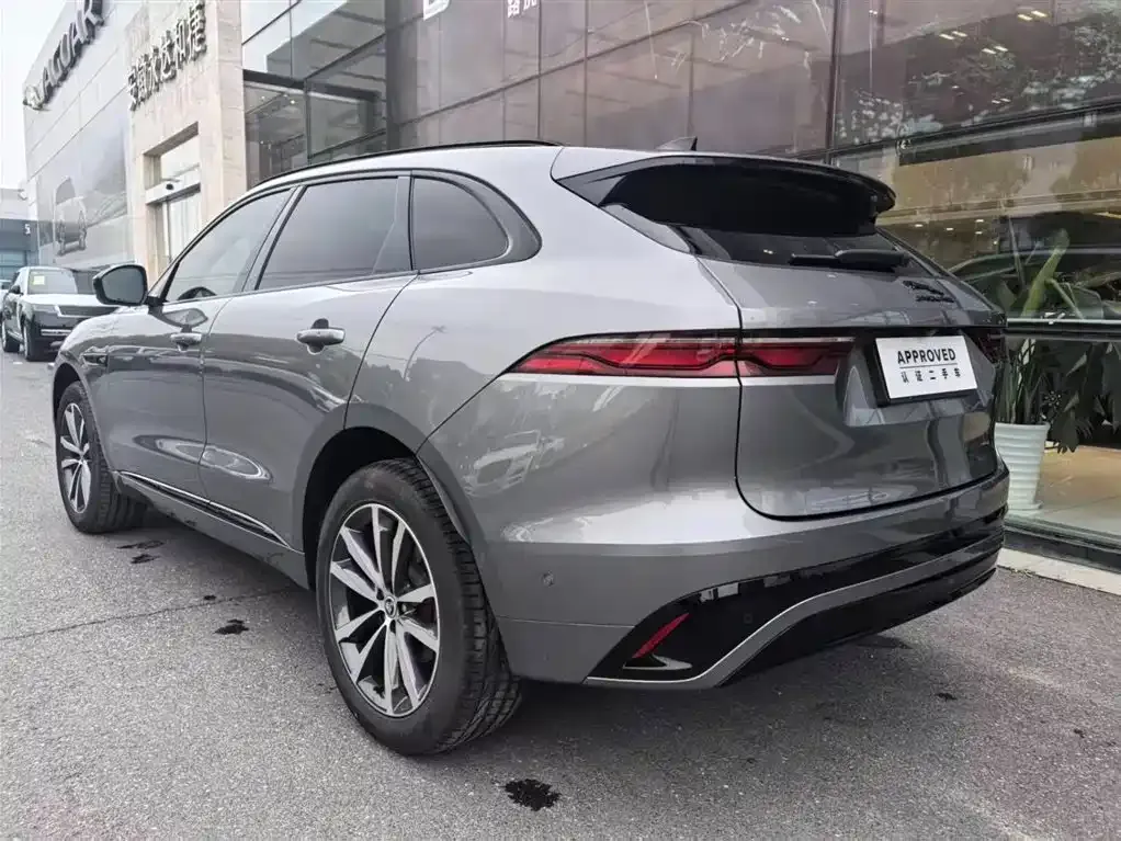Jaguar F-PACE — фото 9