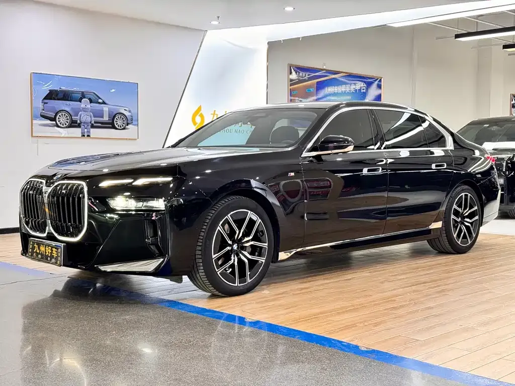 BMW 7 Series 2024 из CN, фото 1