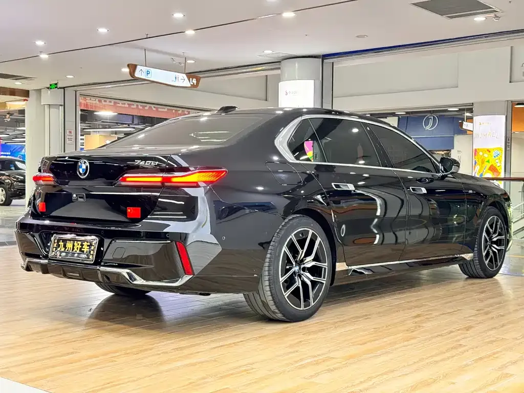 BMW 7 Series 2024 из CN, фото 10