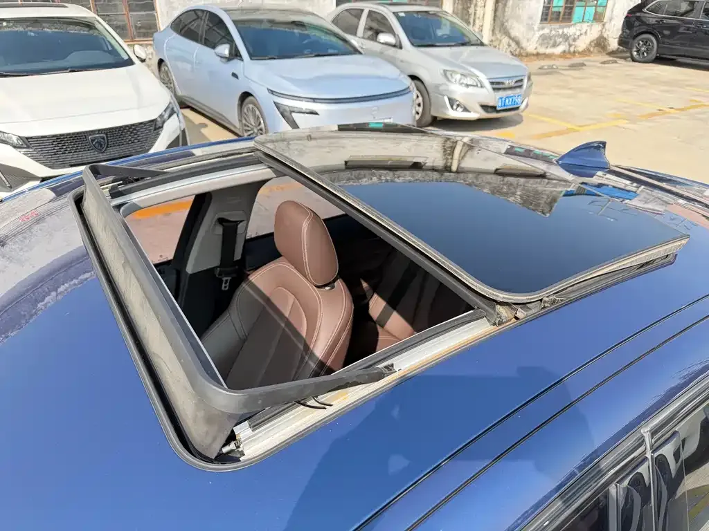 BMW 1 Series 2021 из CN, фото 6