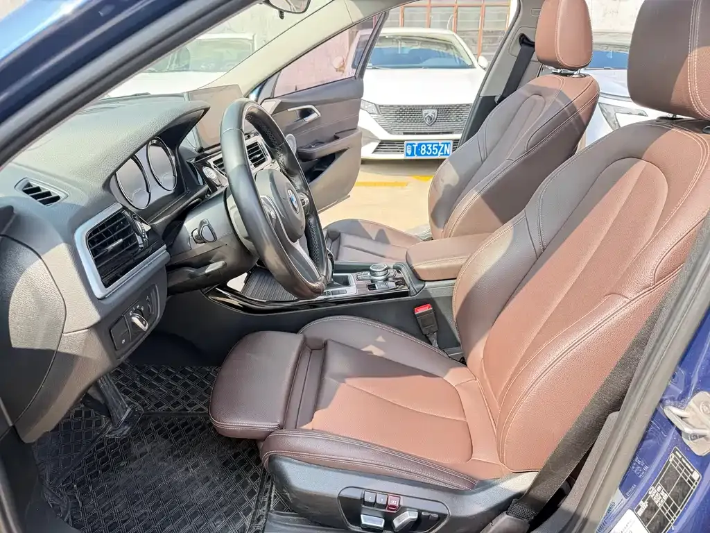 BMW 1 Series 2021 из CN, фото 10