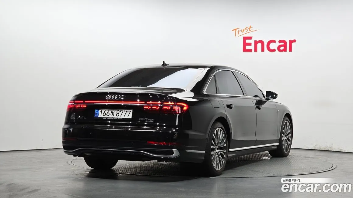Audi A8 — фото 7