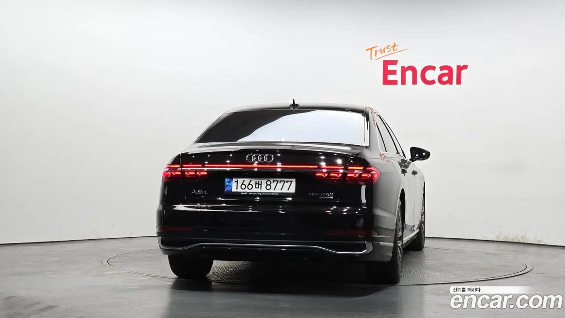Audi A8 — фото 9
