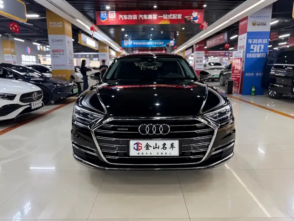 Audi A8 — фото 2