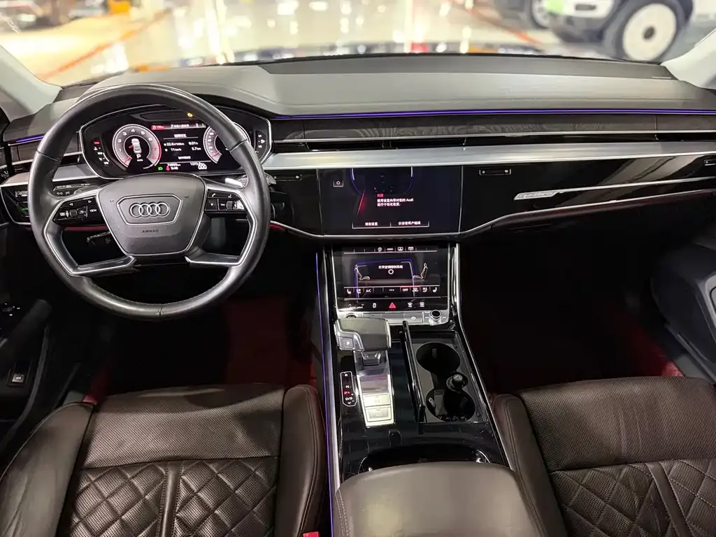 Audi A8 — фото 5