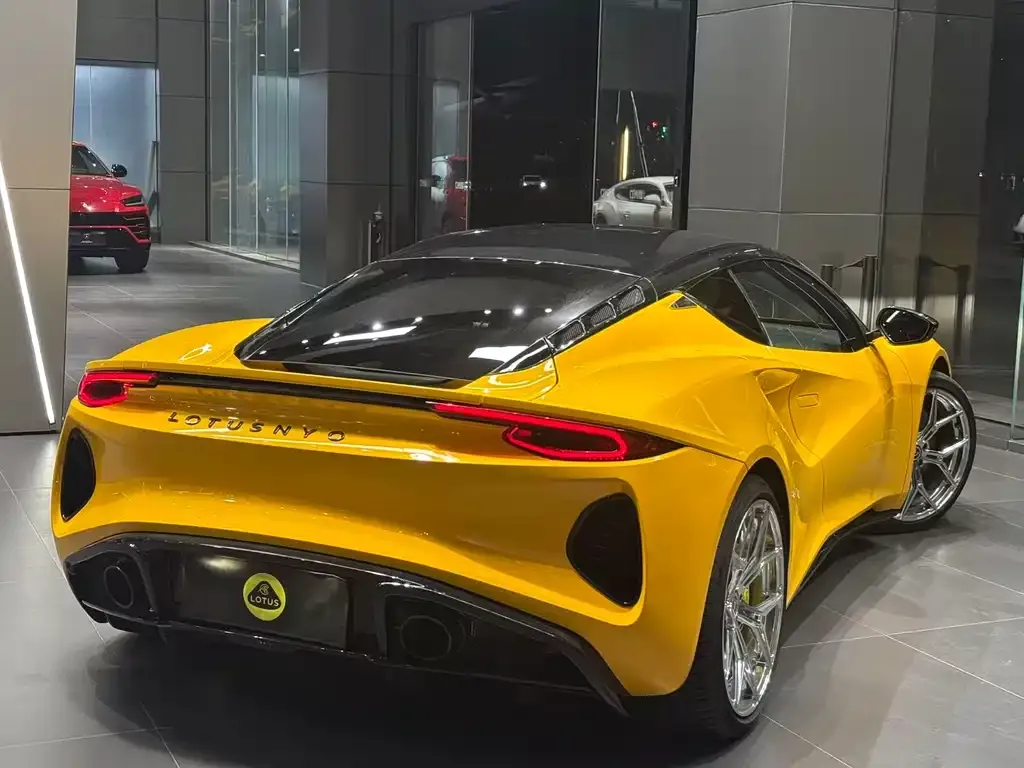 Lotus Emira 2023 из CN, фото 4