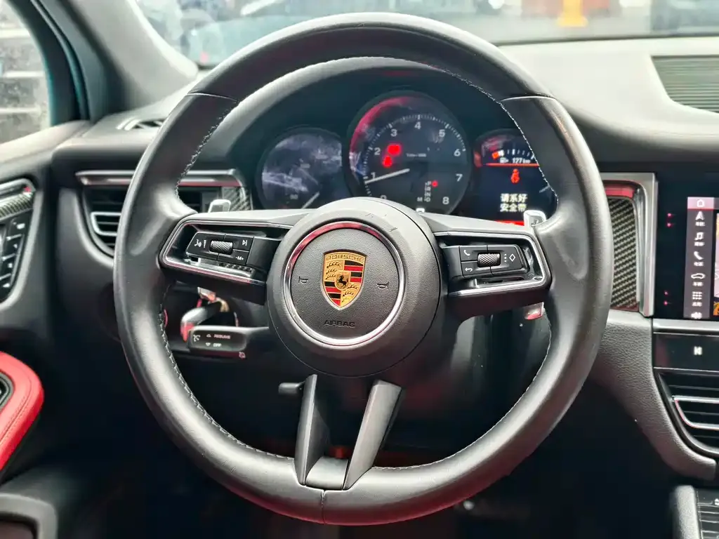 Porsche Macan — фото 7