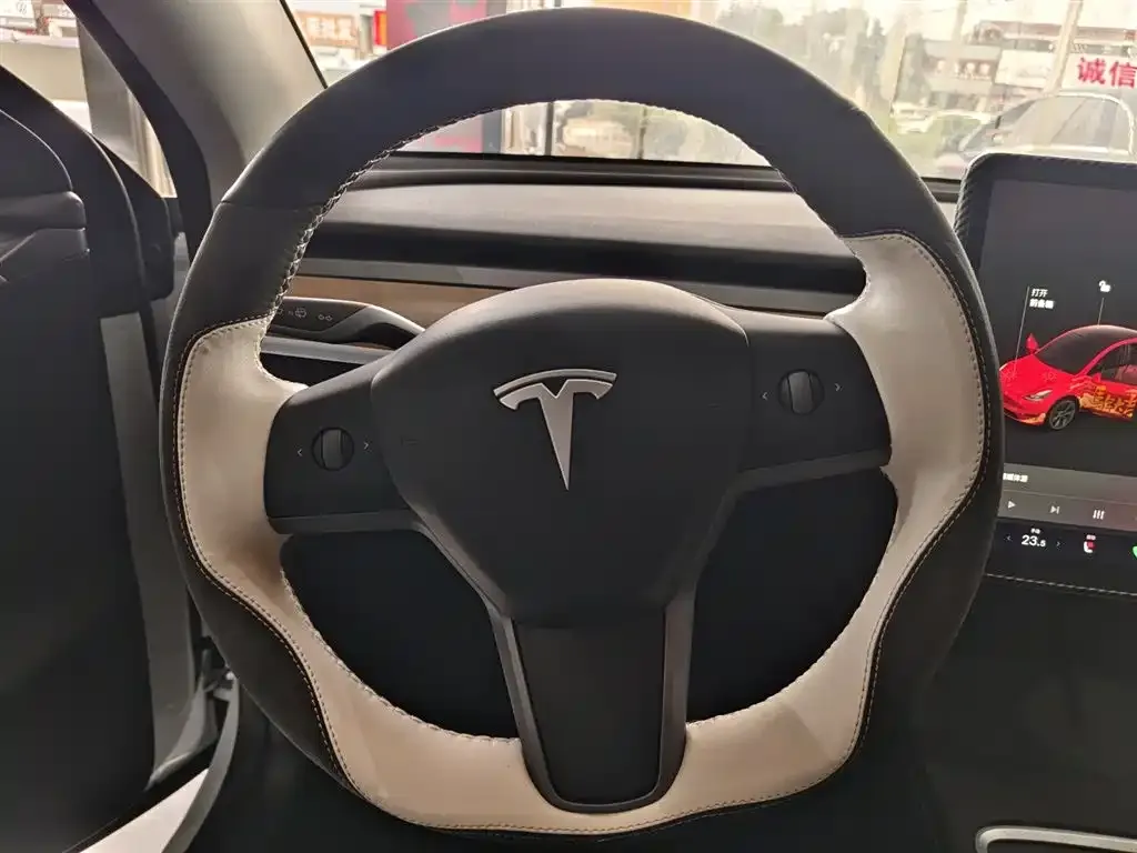 Tesla Model Y — фото 7