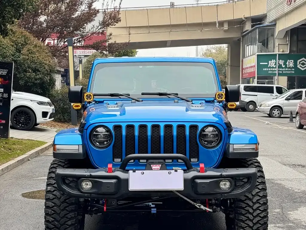 Jeep Wrangler — фото 8
