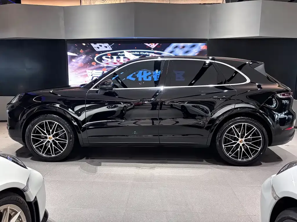 Porsche Cayenne — фото 2