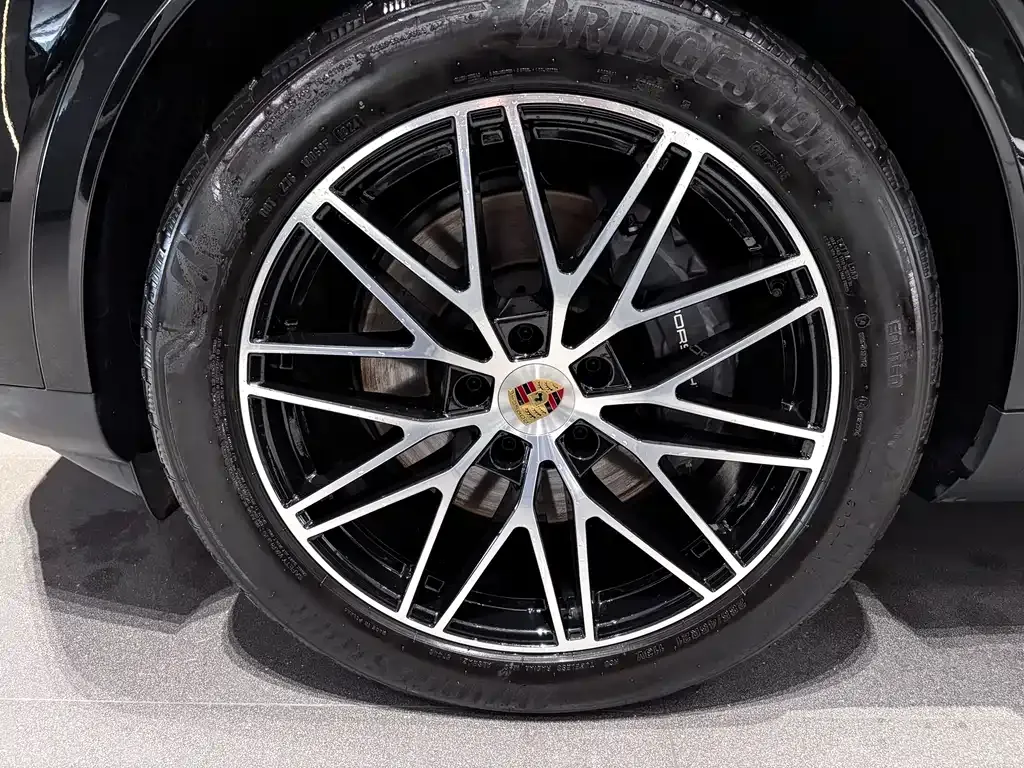 Porsche Cayenne — фото 10
