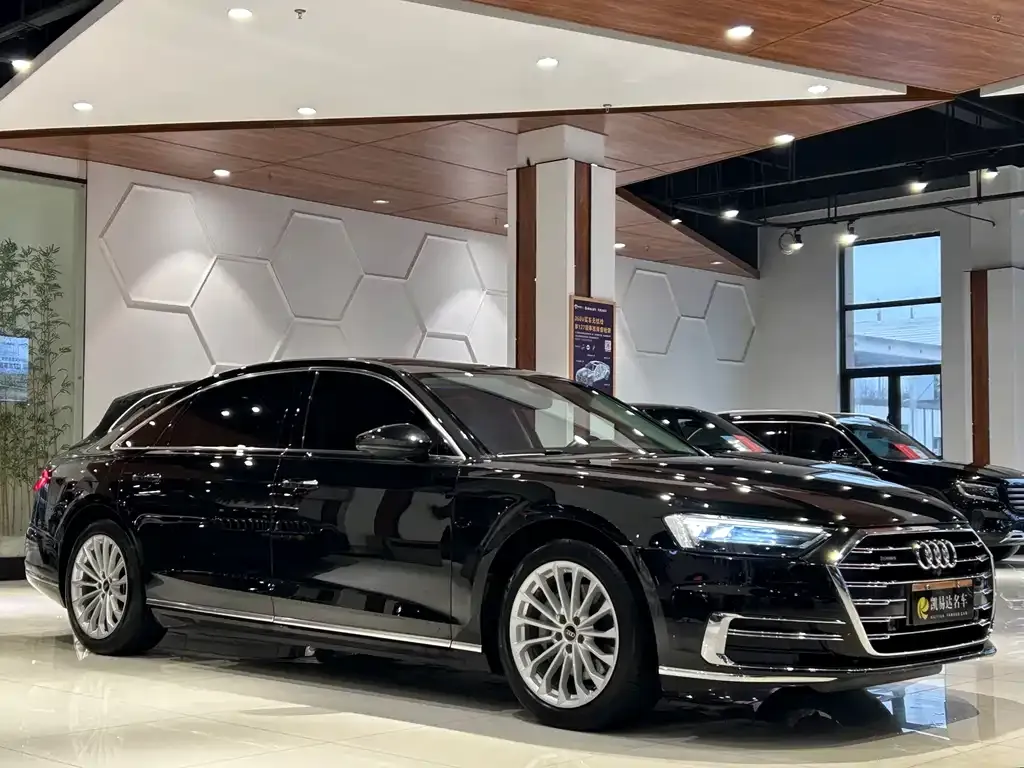 Audi A8 — фото 7