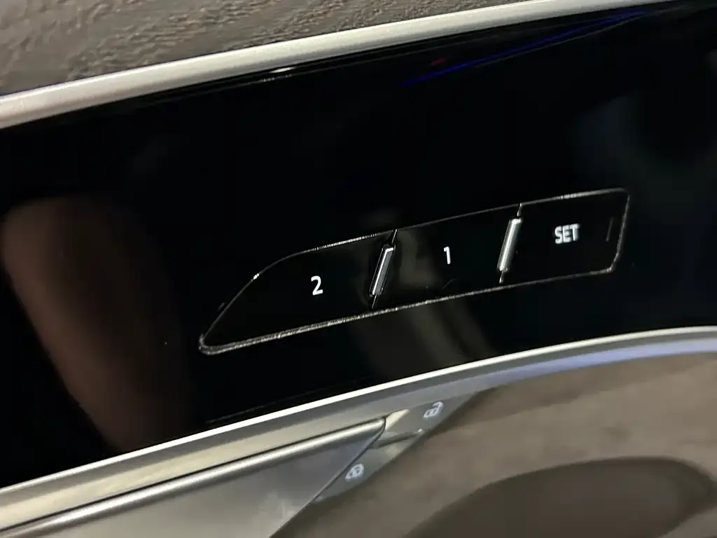Audi A8 — фото 2