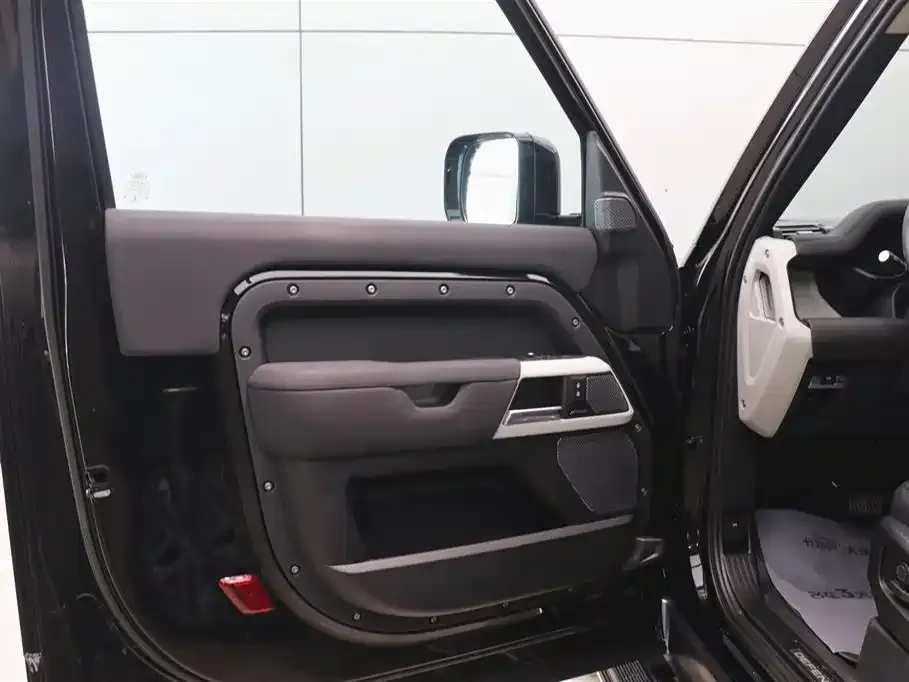 Land Rover Defender — фото 4
