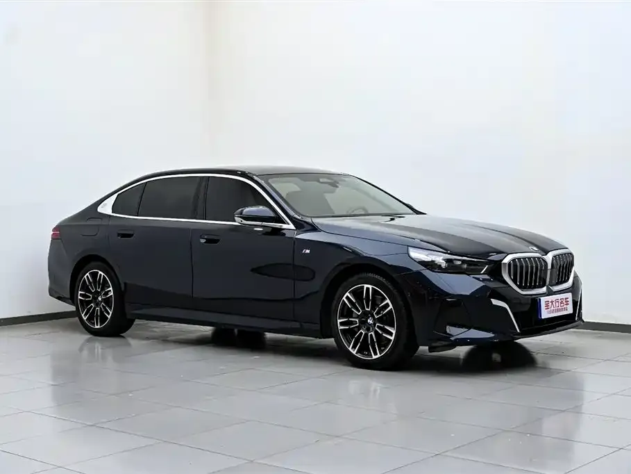 BMW 5 Series — фото 4