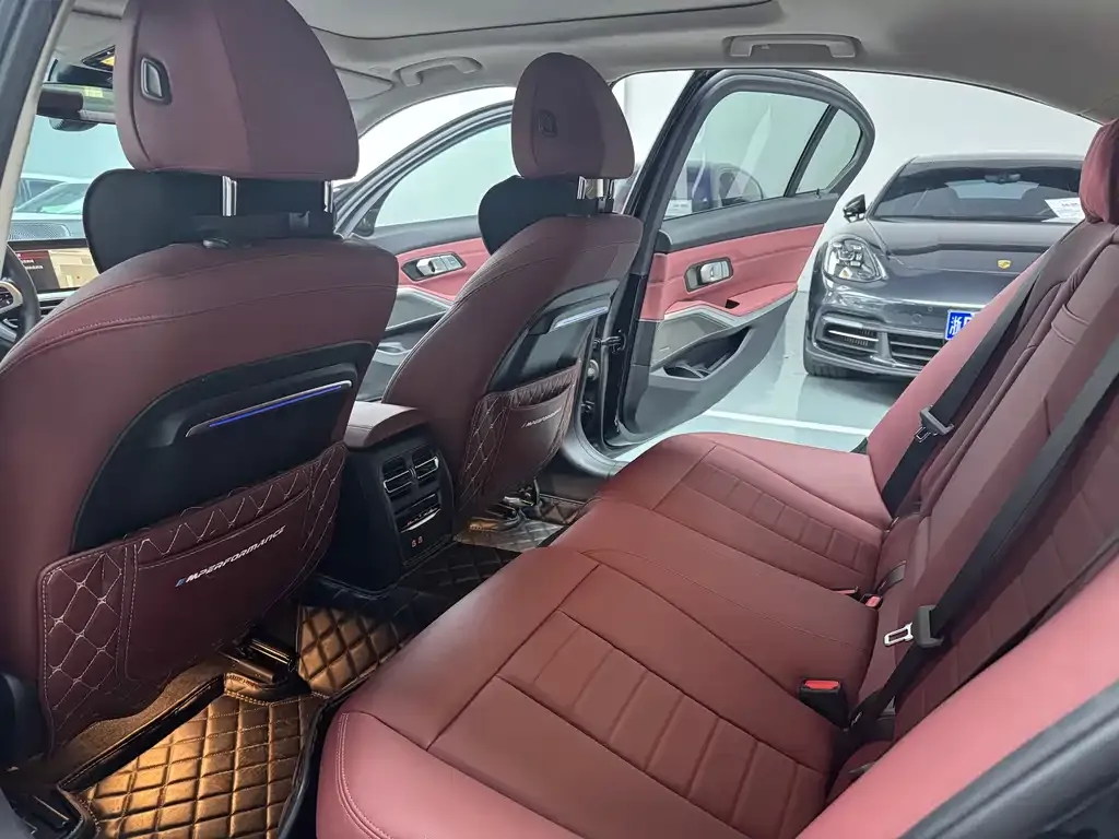 BMW 3 Series 2021 из CN, фото 8