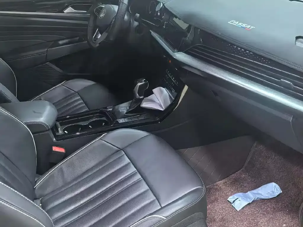 Volkswagen Passat 2023 из CN, фото 7