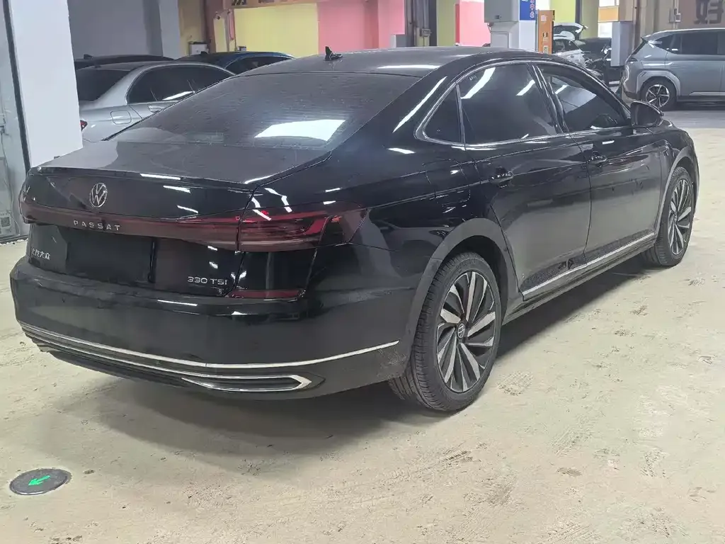 Volkswagen Passat 2023 из CN, фото 5