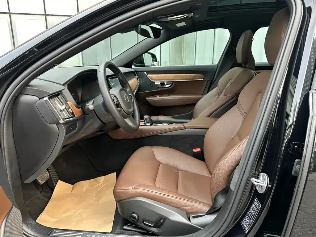 Volvo S90 2024 из CN, фото 8