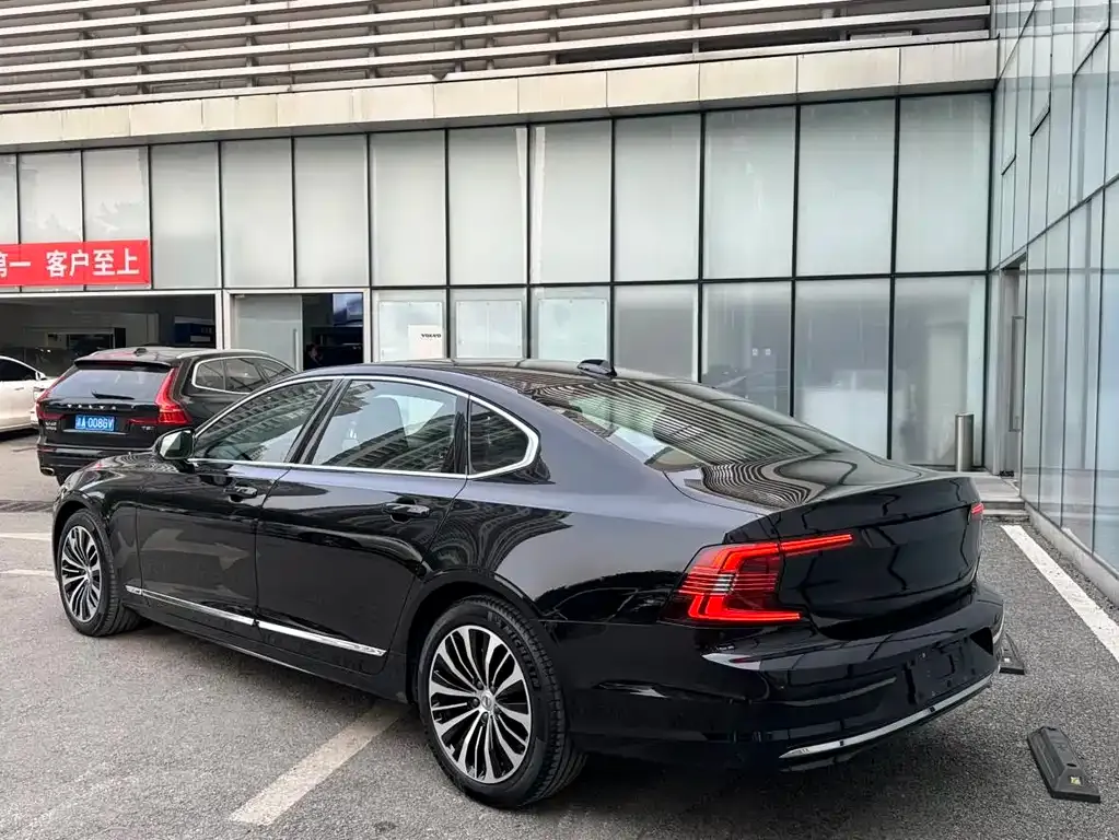 Volvo S90 2024 из CN, фото 6