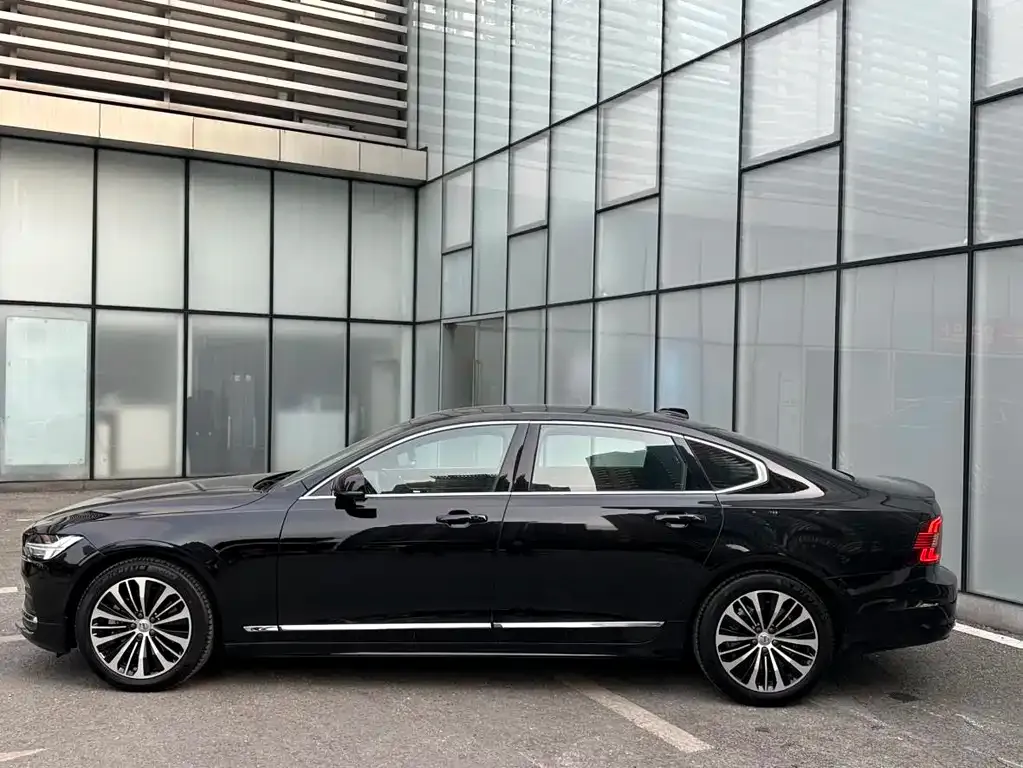 Volvo S90 2024 из CN, фото 4