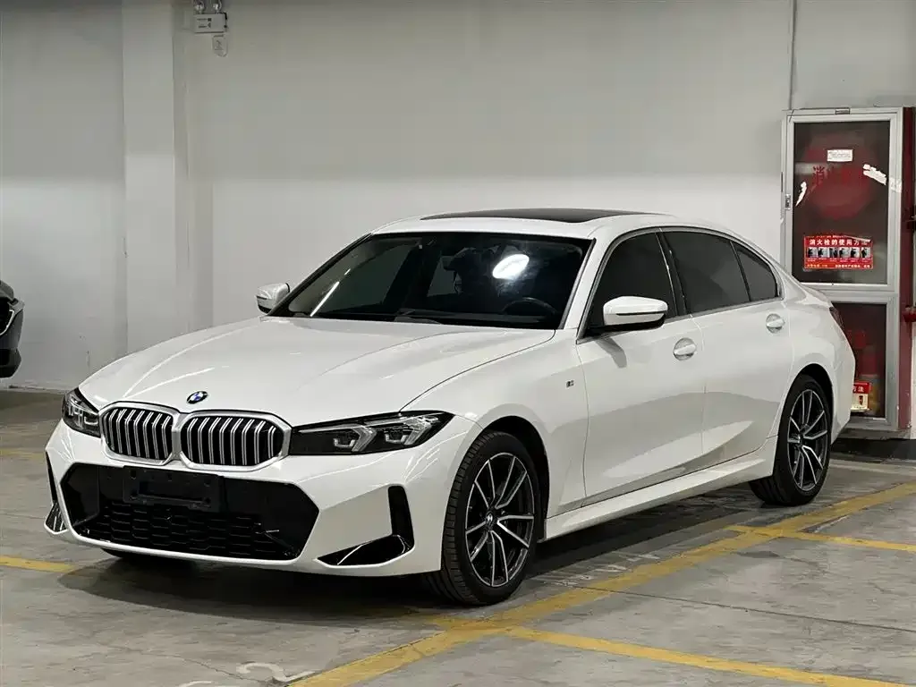 BMW 3 Series 2023 из CN, фото 1
