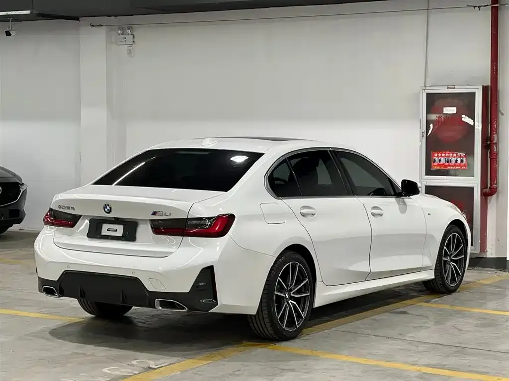 BMW 3 Series 2023 из CN, фото 4