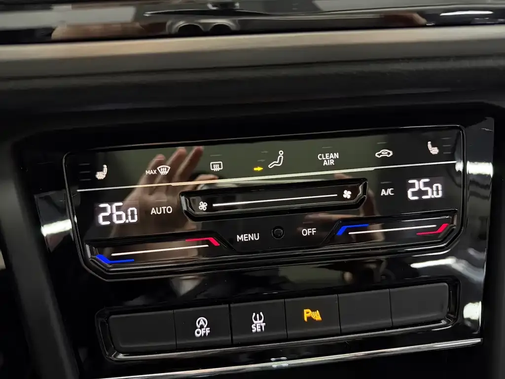 Volkswagen Touran 2021 из CN, фото 6
