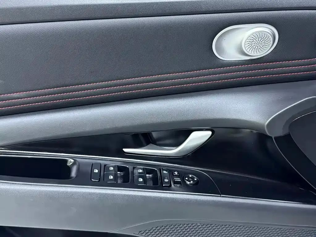 Hyundai Elantra 2022 из CN, фото 10