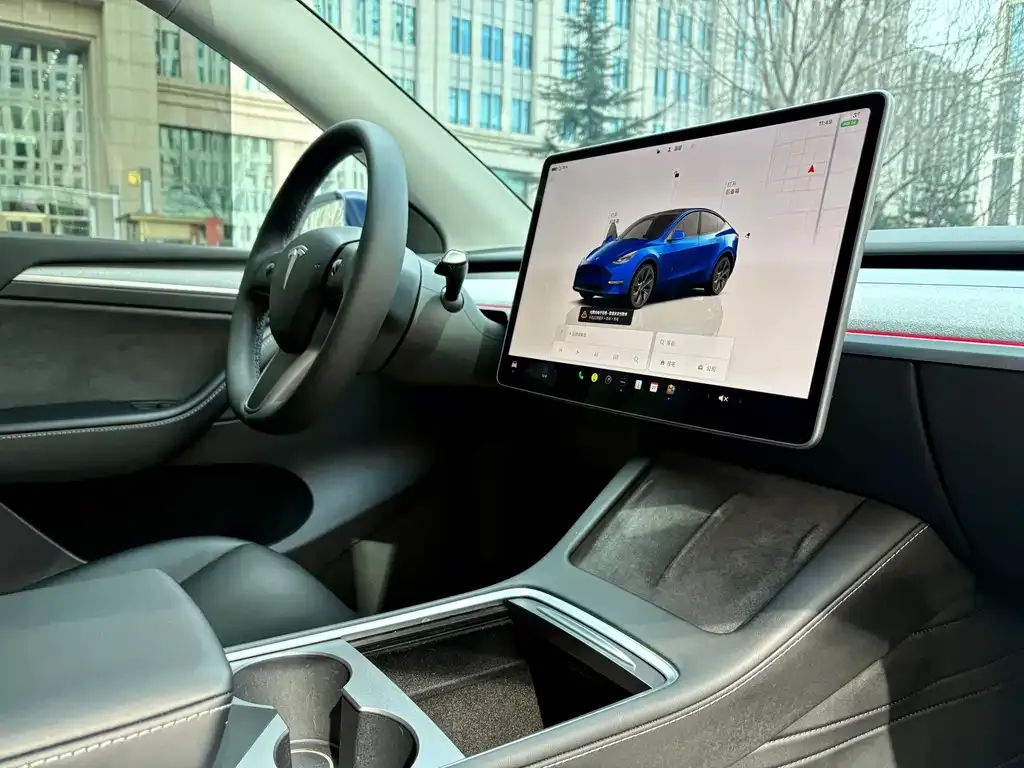 Tesla Model Y — фото 4