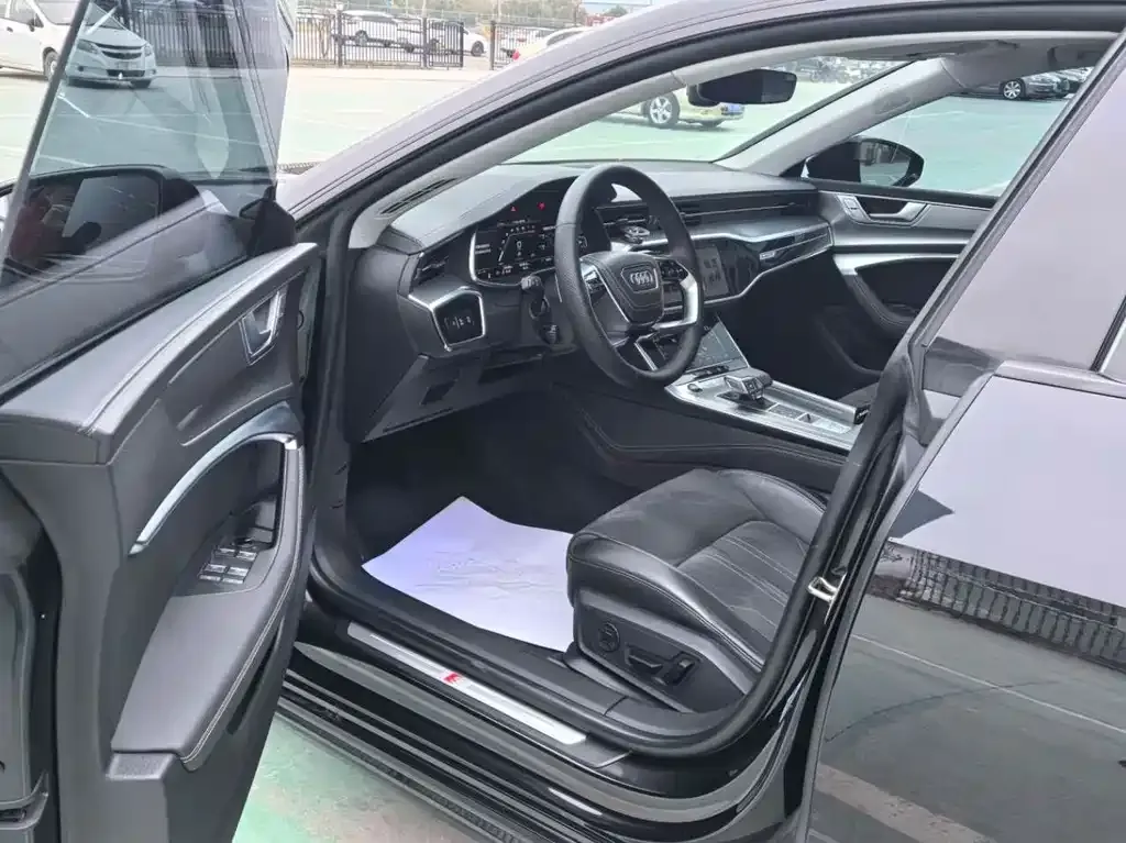 Audi A7L 2024 из CN, фото 8