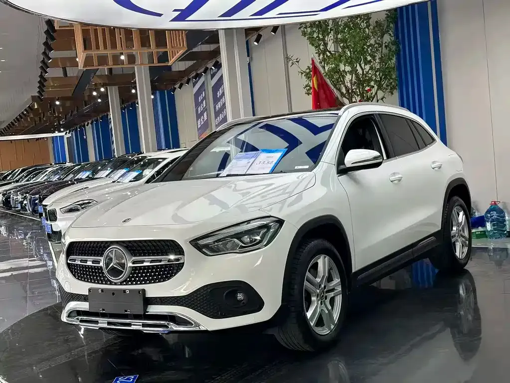 Mercedes-Benz GLA — фото 1