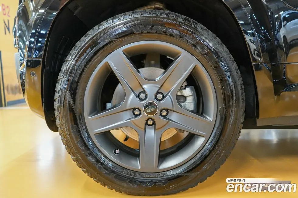 Land Rover Defender 2025 из KR, фото 10