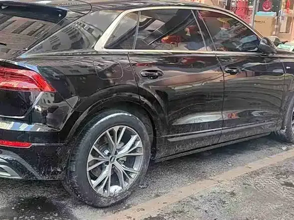 Audi Q8 2021 из CN, фото 4