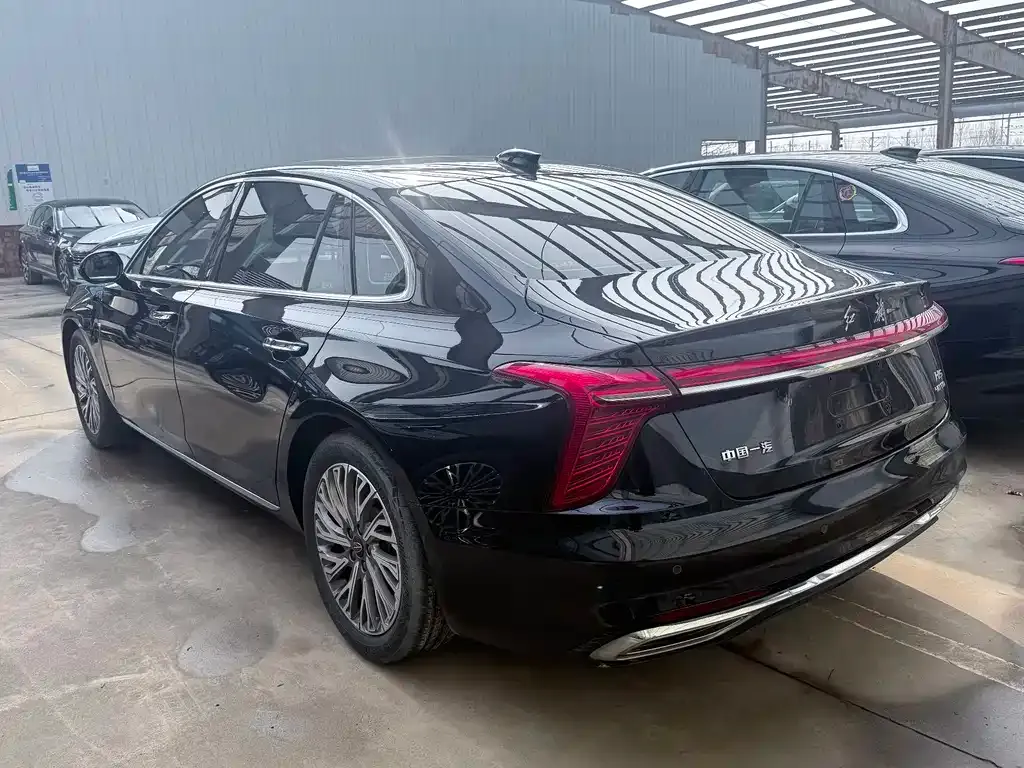 Hongqi H5 — фото 9