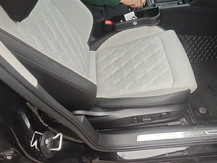 Volkswagen Magotan 2023 из CN, фото 8