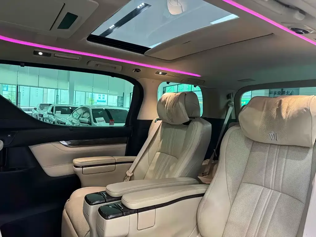 Toyota Vellfire 2023 из CN, фото 10