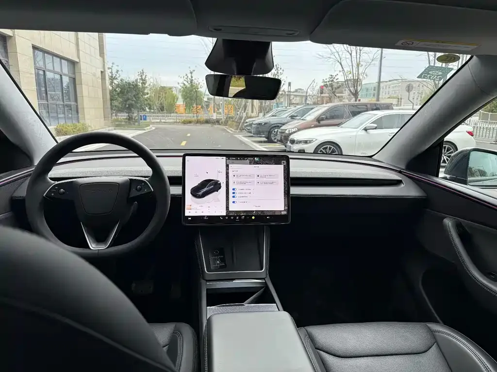 Tesla Model Y — фото 4