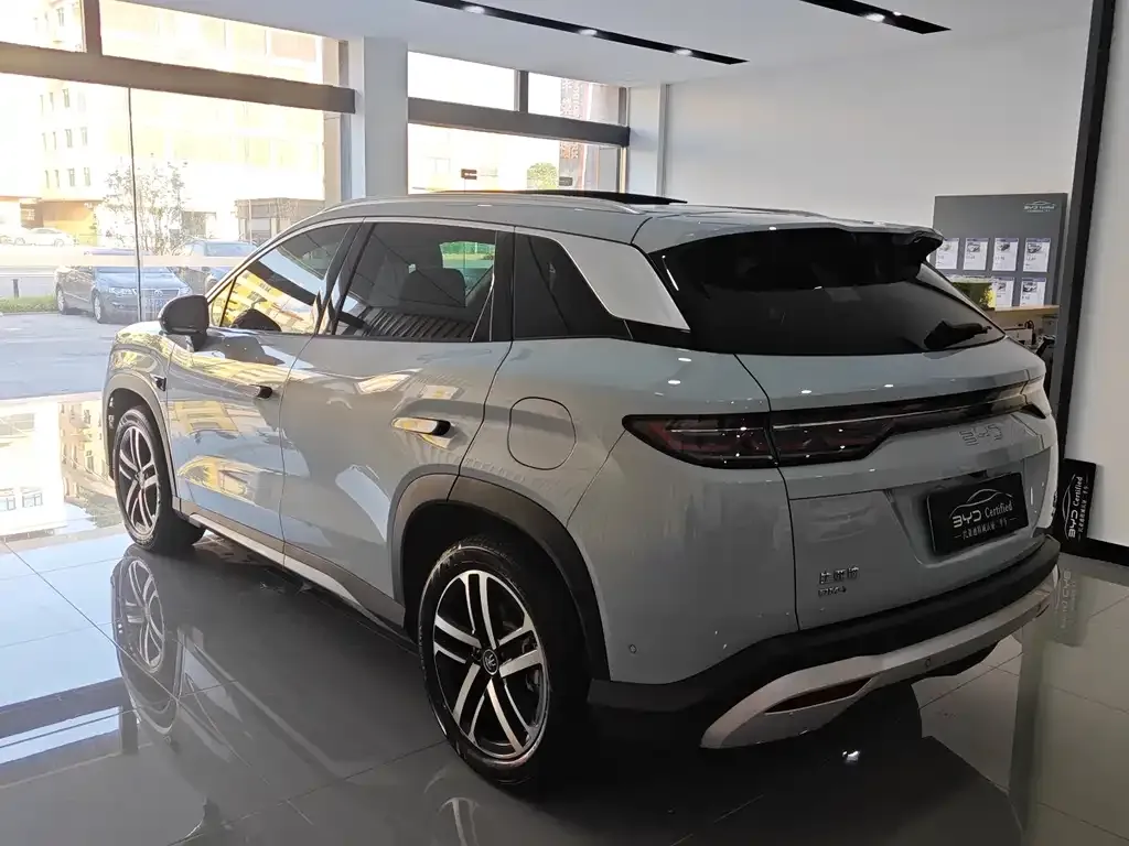 BYD L DM-i — фото 3